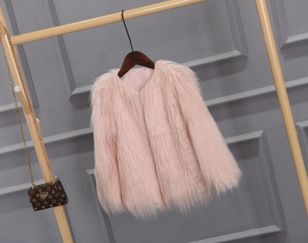 99adce5d-b8a1-42e5-b834-86ababf8cab9.jpg Women's Plus-size Faux Fur Coat