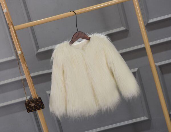a5d88553-1f9f-4777-8555-dd4fe5fe6ded.jpg Women's Plus-size Faux Fur Coat